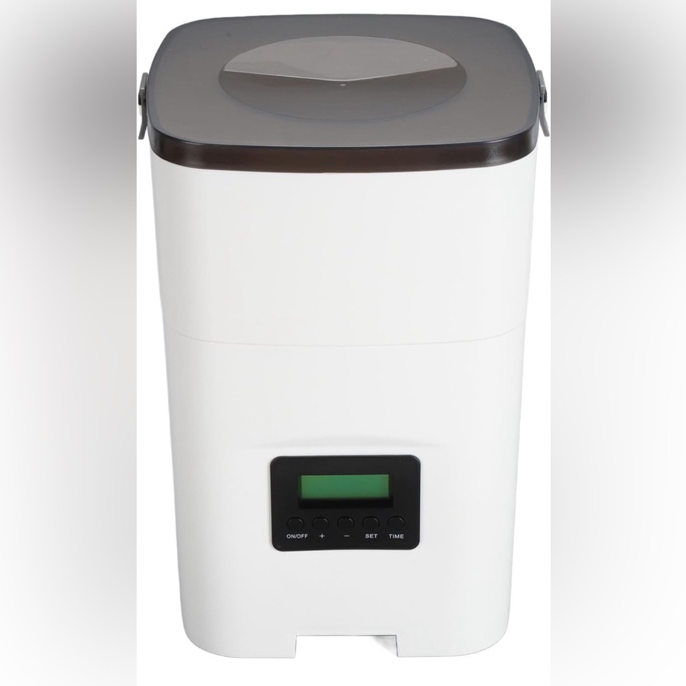 Automatic Pet Feeder,  3 lb capacity dry food Cat/Dog Feeder NWT and NIB 🐱 🐶